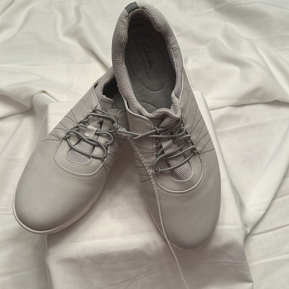 Clark’s Women’s Cloudsteppers Adella Stroll Sneaker Size 11 New